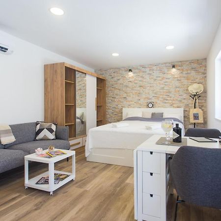 Studio Nomadic Kastela Luaran gambar