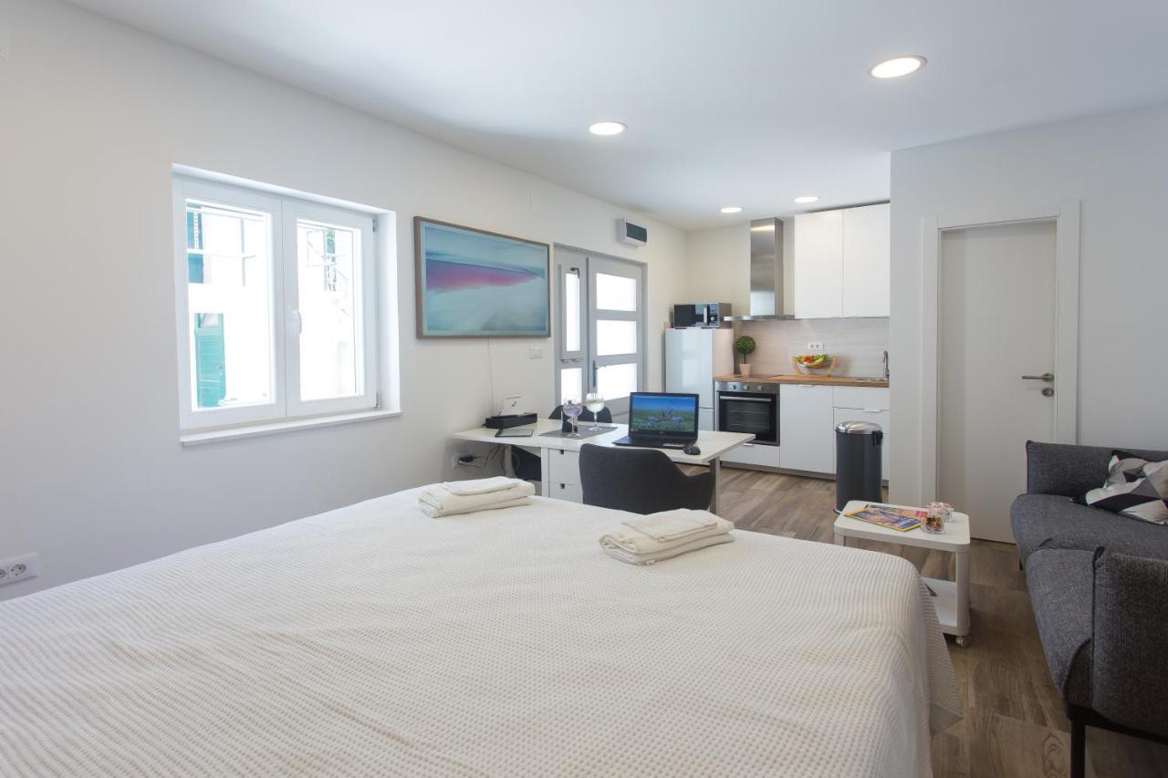 Studio Nomadic Kastela Luaran gambar