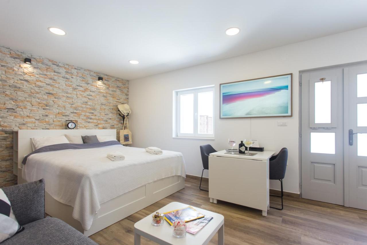 Studio Nomadic Kastela Luaran gambar